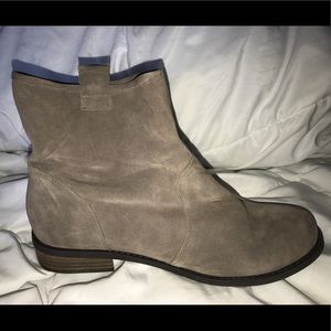 Sole society Natasha soft suede grey ankle boot